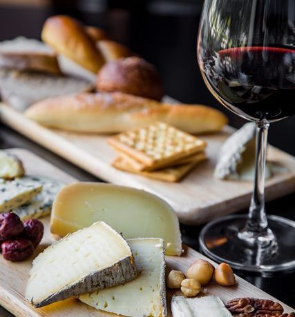 Los cinco sentidos en el sector gastronómico y enológico